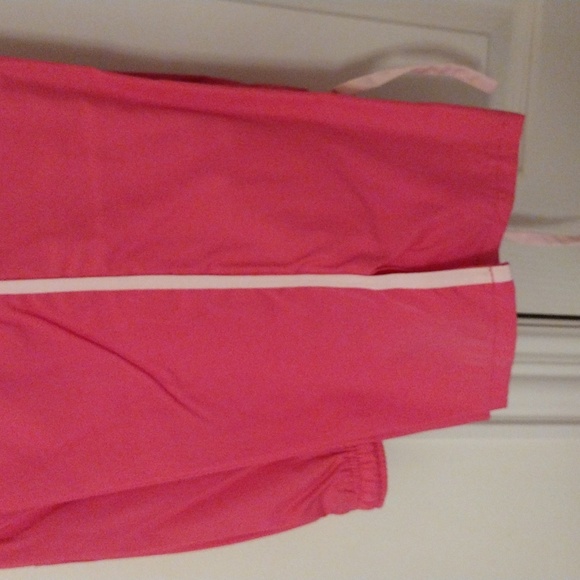 Two piece scrub set pink trim in light pink - Picture 3 of 8